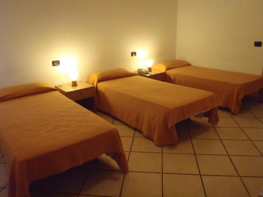 Albergo Pizzeria Sole San Giovanni Lupatoto Extérieur photo
