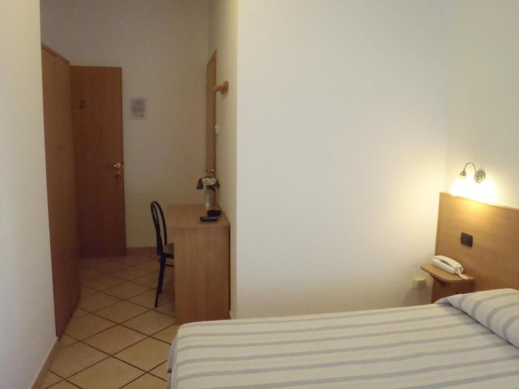 Albergo Pizzeria Sole San Giovanni Lupatoto Extérieur photo