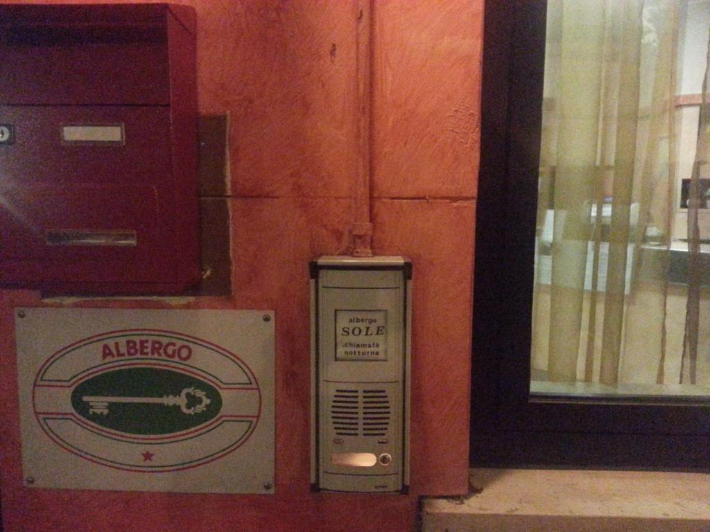 Albergo Pizzeria Sole San Giovanni Lupatoto Extérieur photo