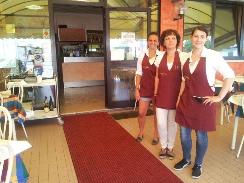 Albergo Pizzeria Sole San Giovanni Lupatoto Extérieur photo