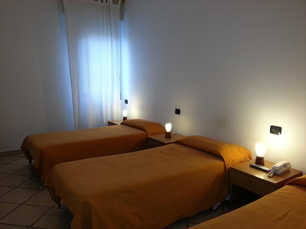 Albergo Pizzeria Sole San Giovanni Lupatoto Extérieur photo